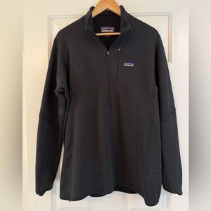 Patagonia Men’s R1 Fleece Black Pullover Quarter Zip